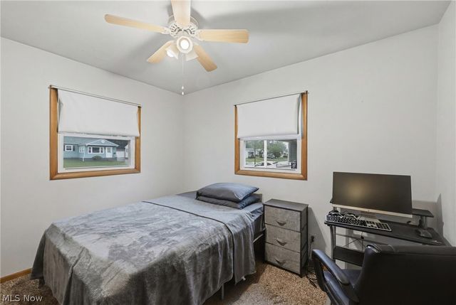 404 Elizabeth Street, Hubbard, OH 44425