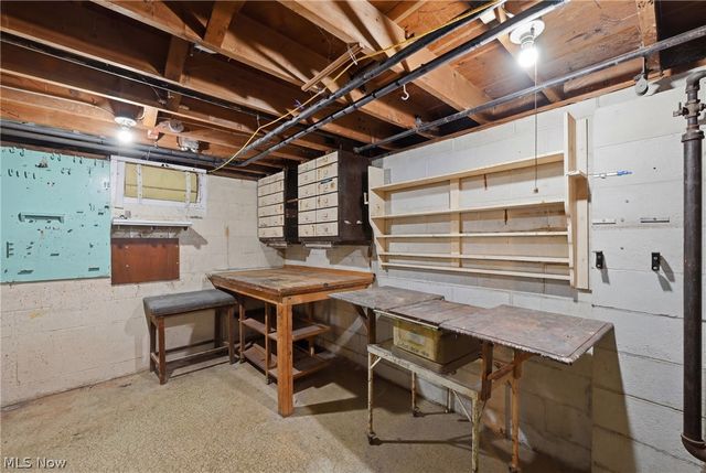 404 Elizabeth Street, Hubbard, OH 44425