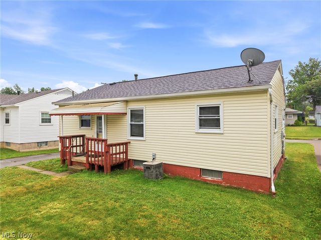 404 Elizabeth Street, Hubbard, OH 44425