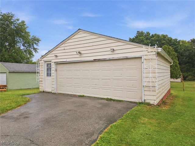 404 Elizabeth Street, Hubbard, OH 44425