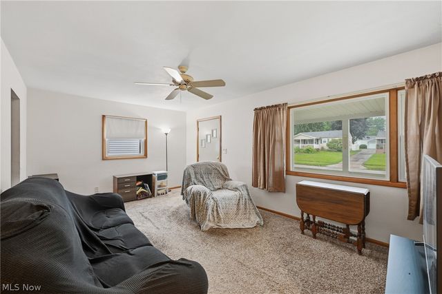 404 Elizabeth Street, Hubbard, OH 44425