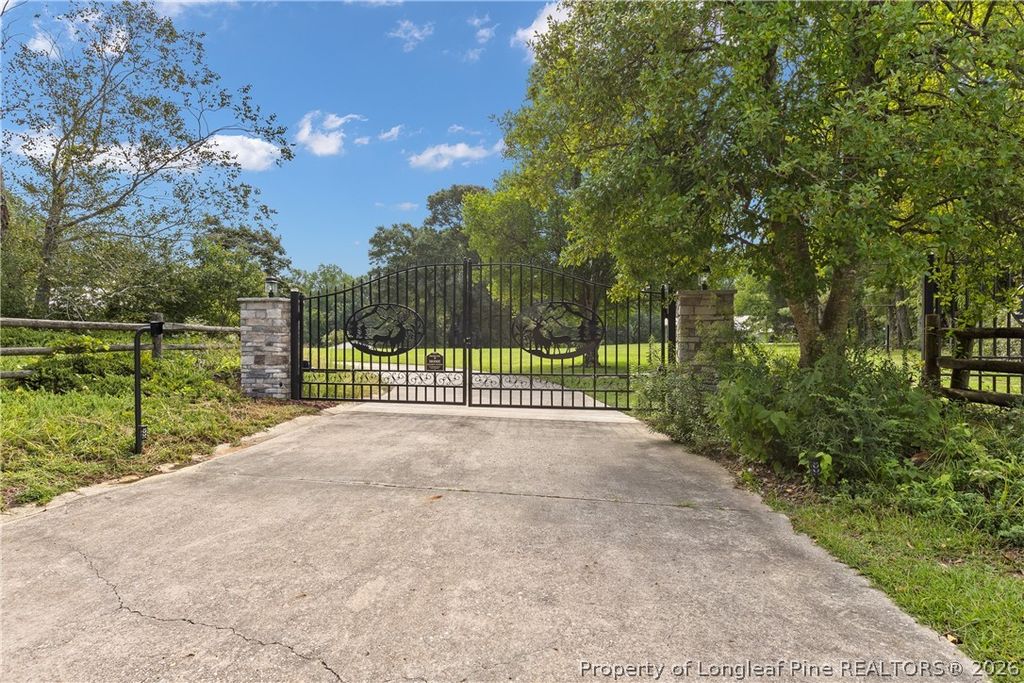 101 Elizabeth Road, Elizabethtown, NC 28337 — photo 4