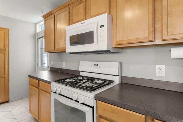 2043 Montreal Avenue, Saint Paul, MN 55116