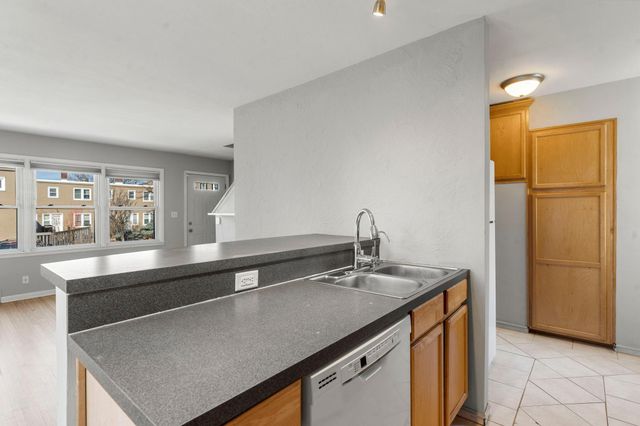 2043 Montreal Avenue, Saint Paul, MN 55116