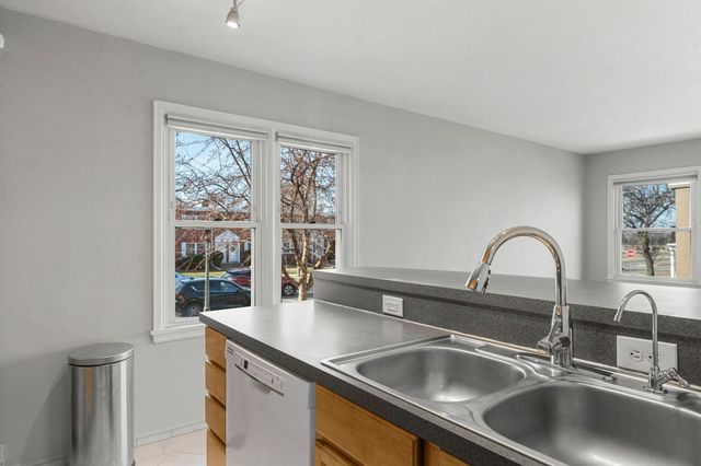 2043 Montreal Avenue, Saint Paul, MN 55116