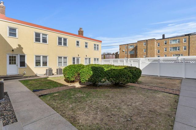 2043 Montreal Avenue, Saint Paul, MN 55116