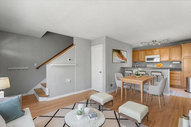2043 Montreal Avenue, Saint Paul, MN 55116