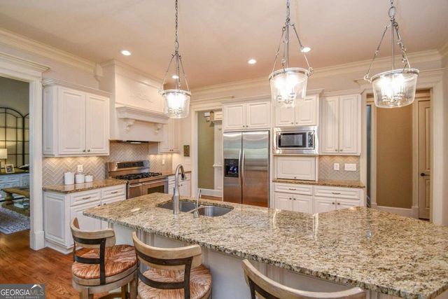 3036 Hickory Hills Drive, Gainesville, GA 30506