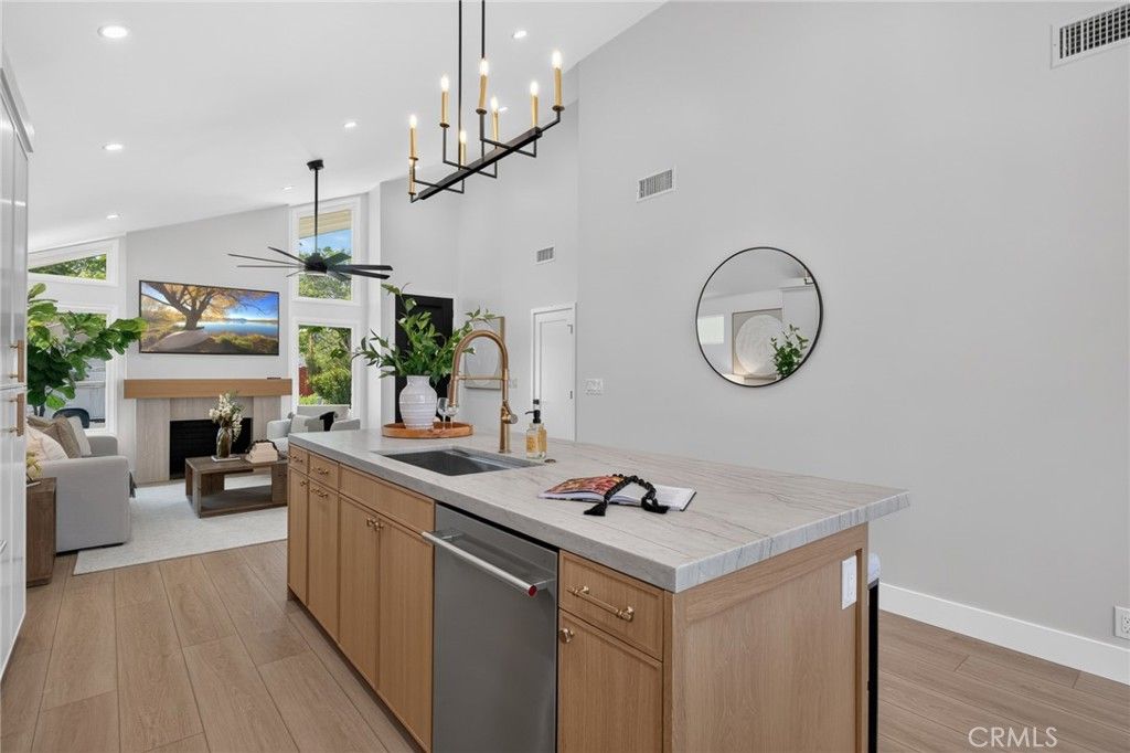 Image 11 of property listing at 5941 E Camino Correr, Anaheim Hills, CA 92807