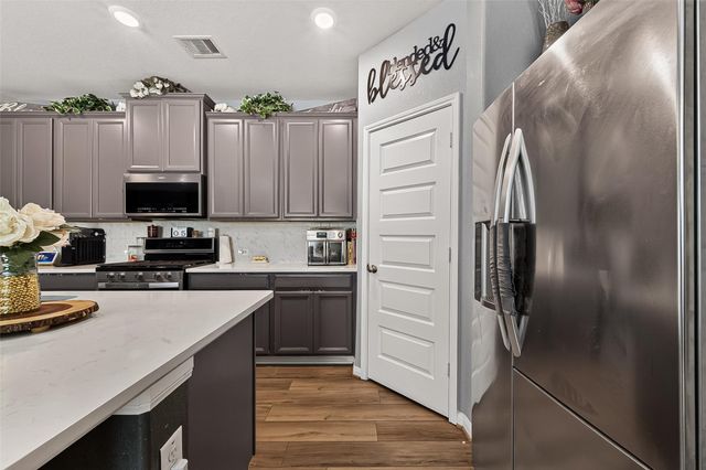 919 Modesto Drive, Rosharon, TX 77583