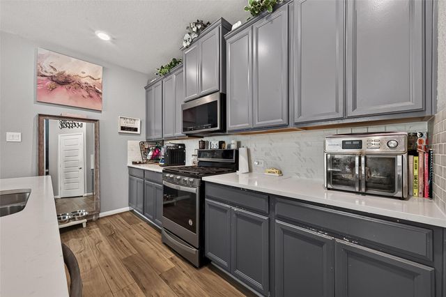 919 Modesto Drive, Rosharon, TX 77583