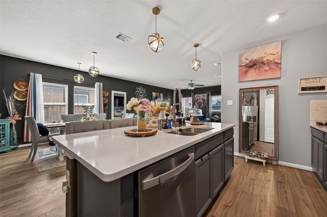 919 Modesto Drive, Rosharon, TX 77583