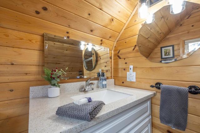 42948 Moonridge Road, Big Bear, CA 92315