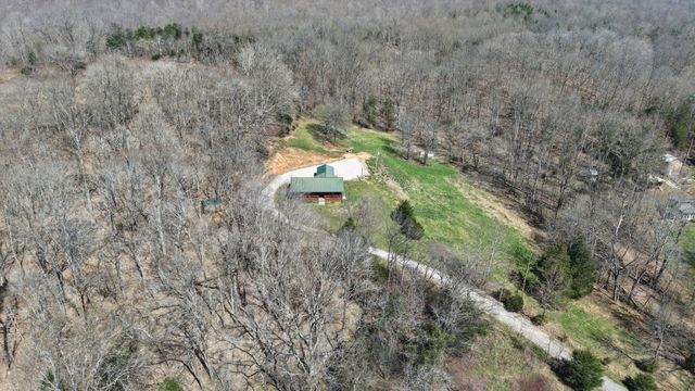 2300 Bear Creek Rd, Vanleer, TN 37181