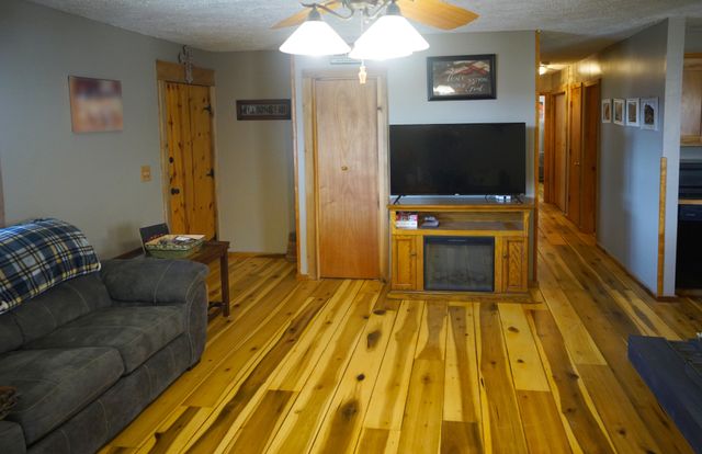 2300 Bear Creek Rd, Vanleer, TN 37181