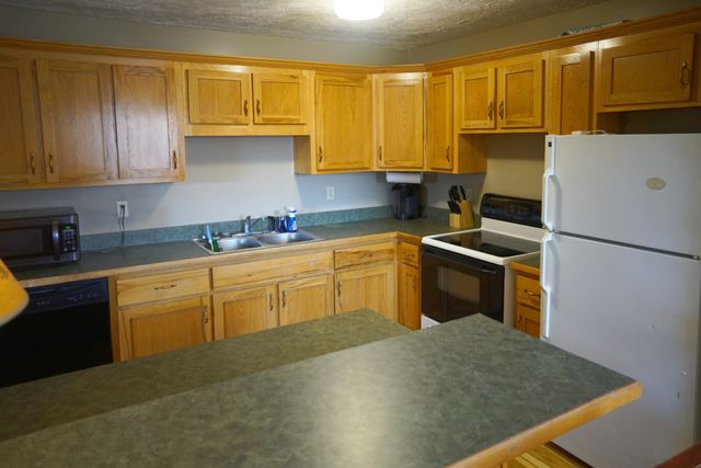 2300 Bear Creek Rd, Vanleer, TN 37181