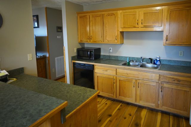 2300 Bear Creek Rd, Vanleer, TN 37181