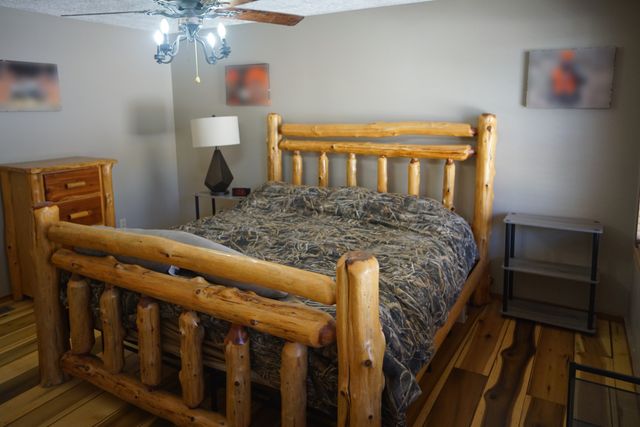 2300 Bear Creek Rd, Vanleer, TN 37181