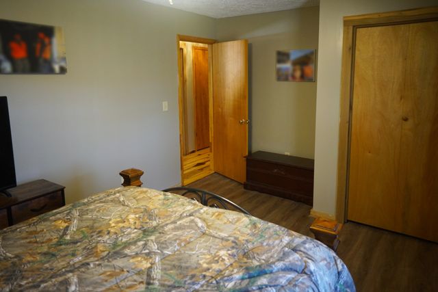 2300 Bear Creek Rd, Vanleer, TN 37181