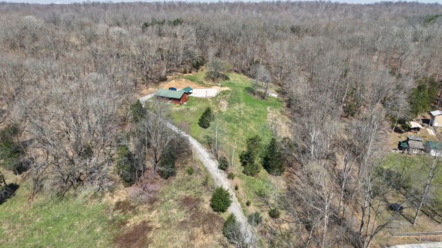 2300 Bear Creek Rd, Vanleer, TN 37181