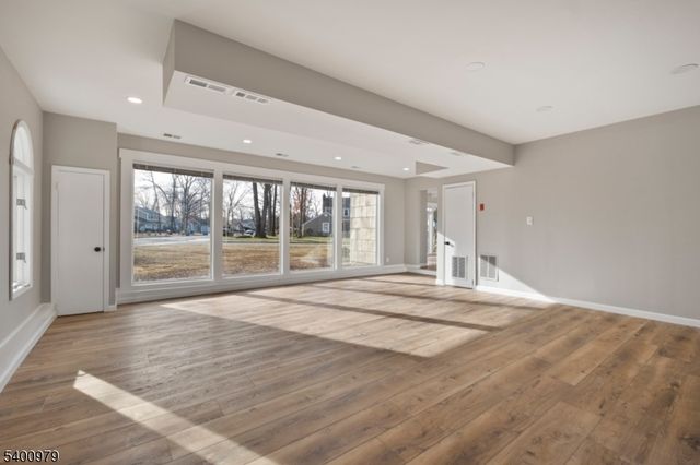 35 Crown Rd, Franklin Twp., NJ 08873