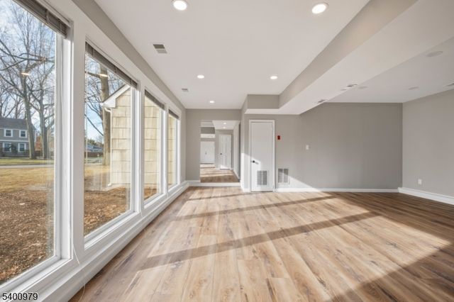 35 Crown Rd, Franklin Twp., NJ 08873