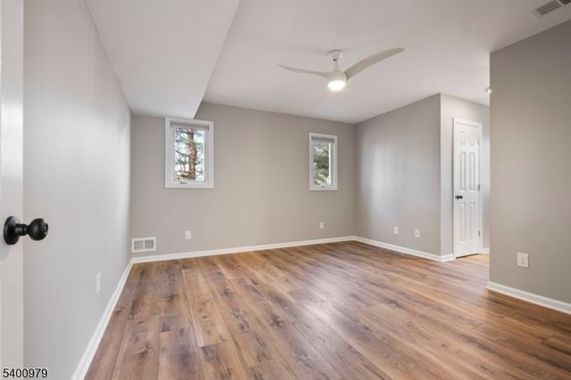 35 Crown Rd, Franklin Twp., NJ 08873