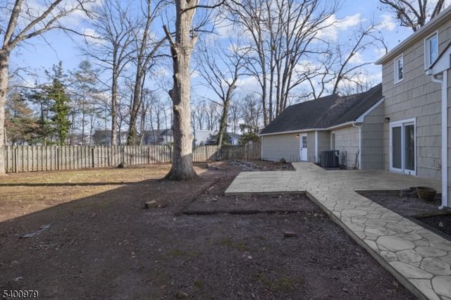 35 Crown Rd, Franklin Twp., NJ 08873