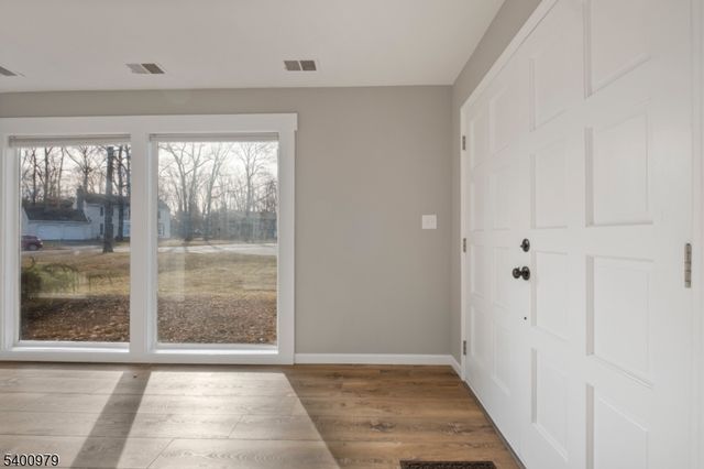 35 Crown Rd, Franklin Twp., NJ 08873