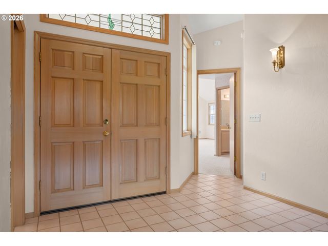 812 MARILYN Ct, Springfield, OR 97477