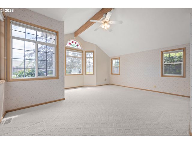 812 MARILYN Ct, Springfield, OR 97477