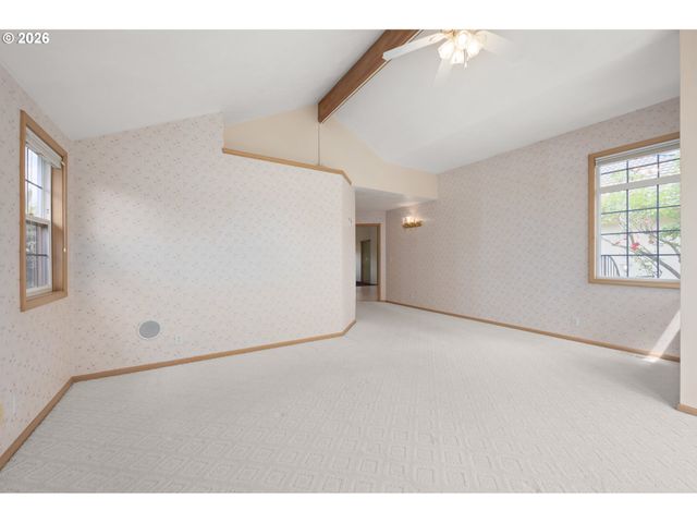 812 MARILYN Ct, Springfield, OR 97477