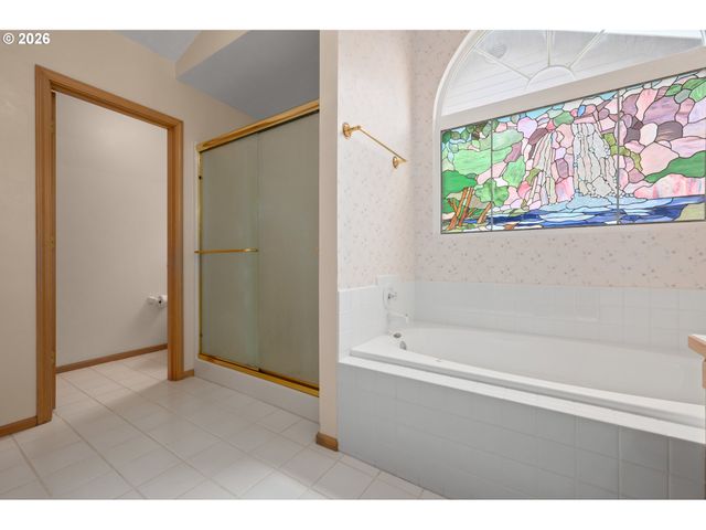 812 MARILYN Ct, Springfield, OR 97477