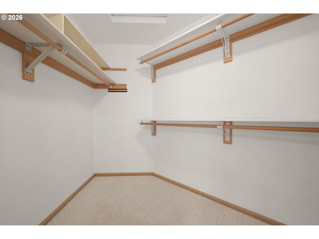 812 MARILYN Ct, Springfield, OR 97477