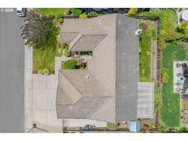812 MARILYN Ct, Springfield, OR 97477