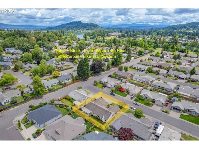 812 MARILYN Ct, Springfield, OR 97477