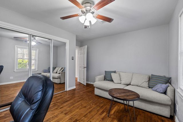 201 Huisache Street, Lake Jackson, TX 77566