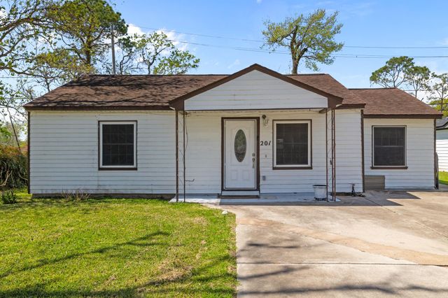 201 Huisache Street, Lake Jackson, TX 77566