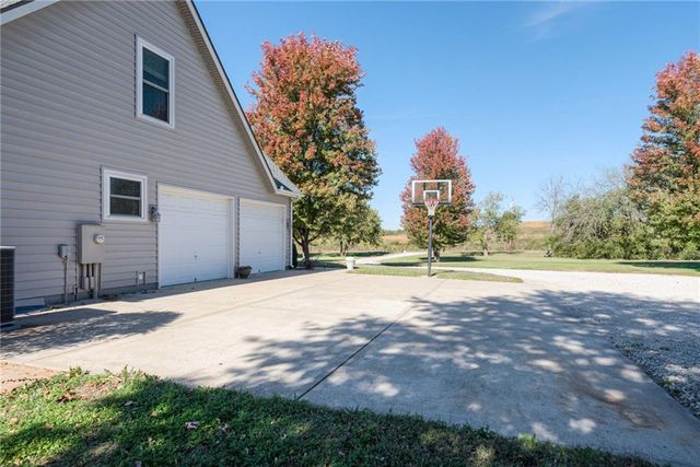 1205 E 203rd Street, Belton, MO 64012