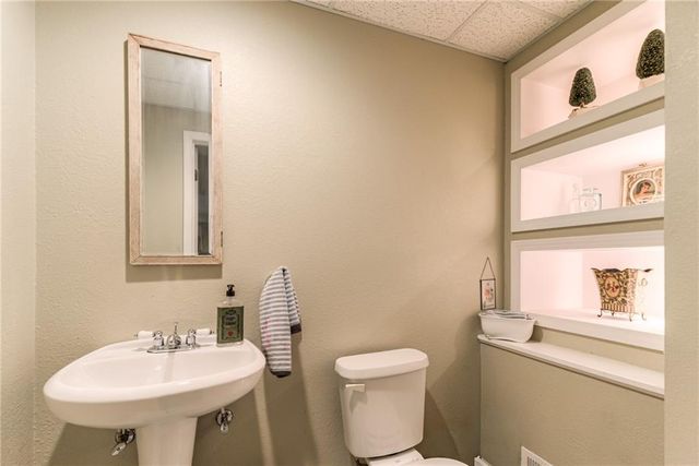 1205 E 203rd Street, Belton, MO 64012