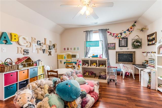 1205 E 203rd Street, Belton, MO 64012