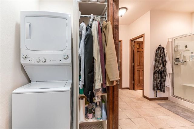 1205 E 203rd Street, Belton, MO 64012