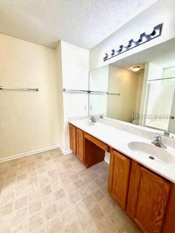 475 Gardners Ln, Bluffton, SC 29910