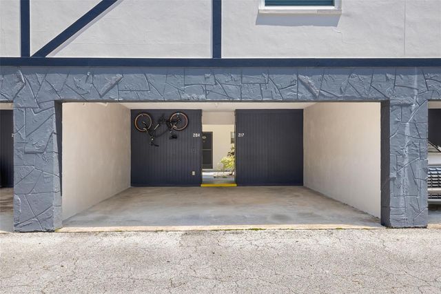 1147 KING ARTHUR COURT 204, Dunedin, FL 34698