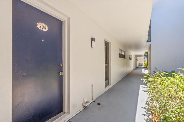 1147 KING ARTHUR COURT 204, Dunedin, FL 34698