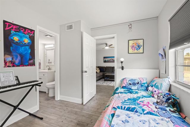 1147 KING ARTHUR COURT 204, Dunedin, FL 34698