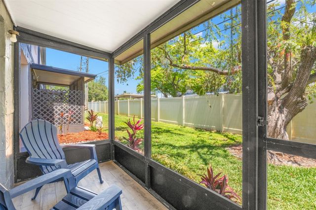 1147 KING ARTHUR COURT 204, Dunedin, FL 34698