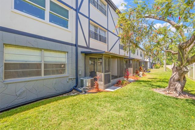 1147 KING ARTHUR COURT 204, Dunedin, FL 34698