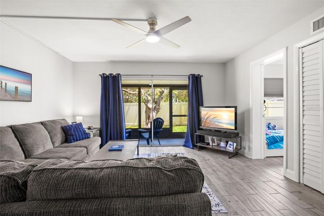 1147 KING ARTHUR COURT 204, Dunedin, FL 34698