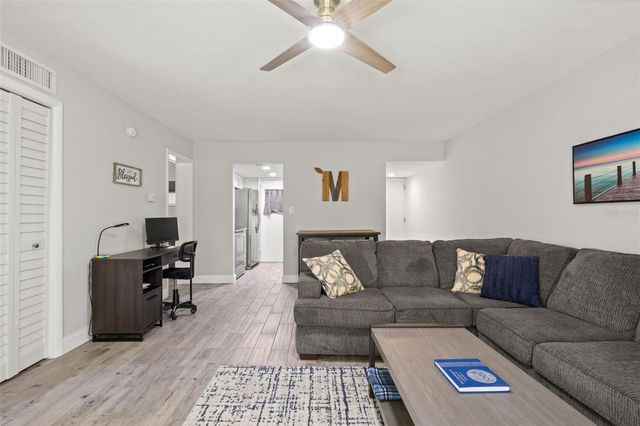 1147 KING ARTHUR COURT 204, Dunedin, FL 34698